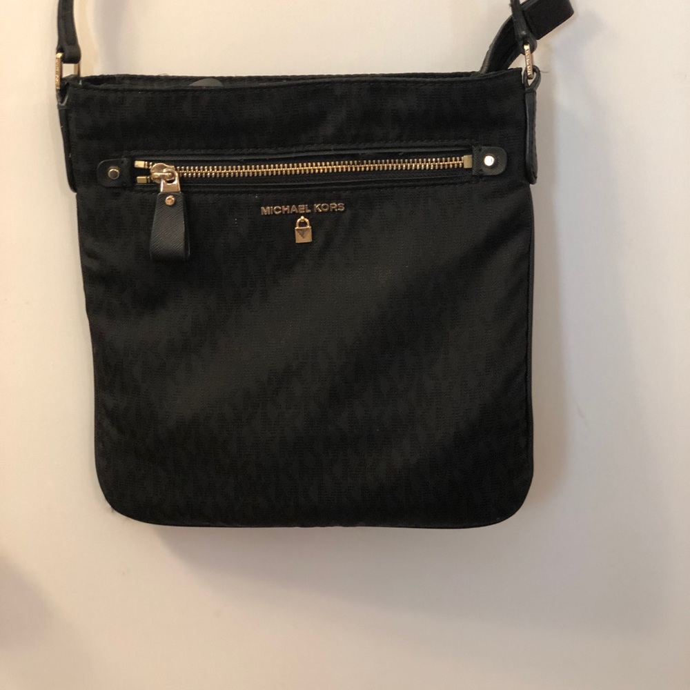 Michael kors crossbody